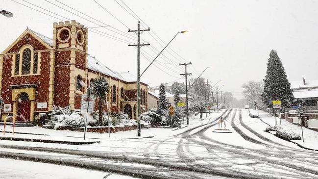 Snowfall in Katoomba this morning. Picture: Simon Walker-Smith