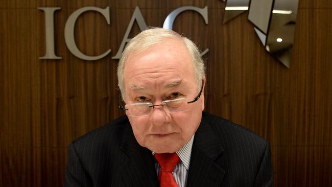 ICAC Commissioner Bruce Lander will have to hold his hearings into the Oakden scandal in secrecy.