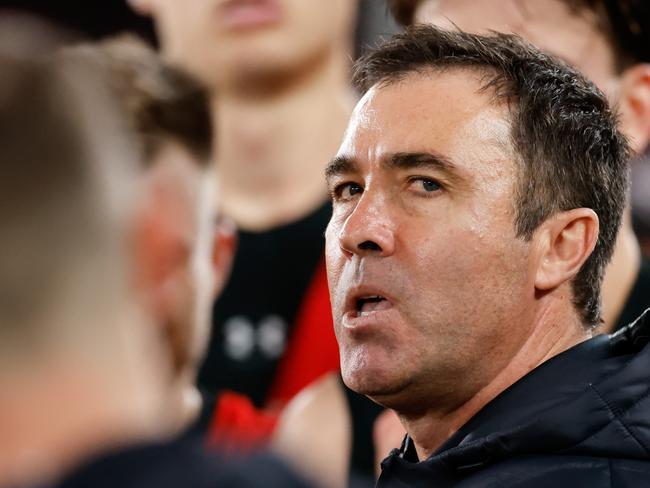 Brad Scott speaks to his players. Picture: Dylan Burns/AFL Photos