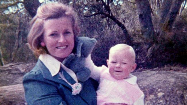 Lyn Dawson and her daughter in 1978, before her disapperance in 1982.