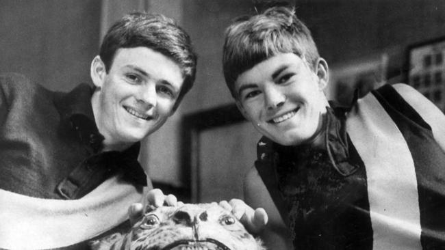 Brothers Ian Balme (left) and Neil Balme after signing with Richmond.