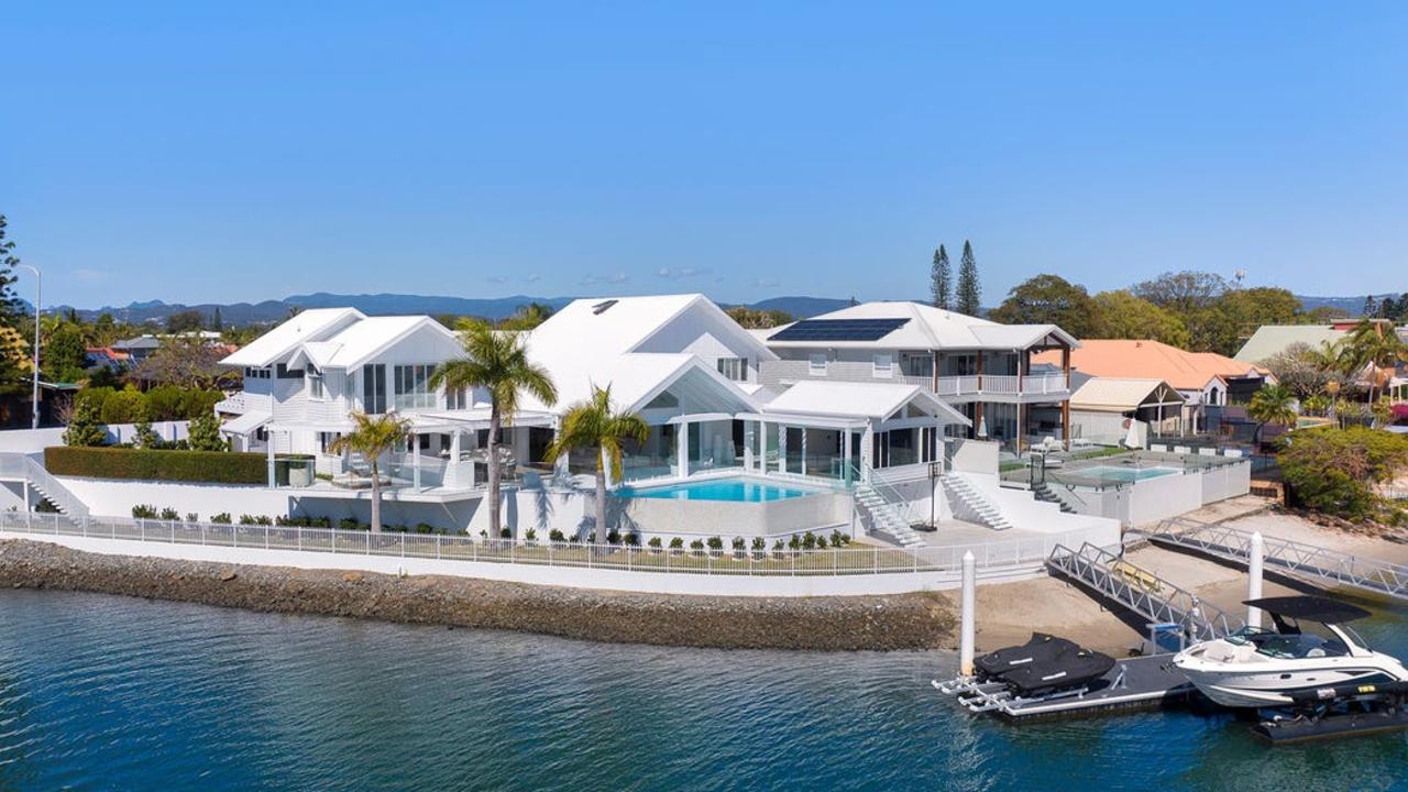 The newlyweds bought this Mermaid Waters stunner for $7.3m