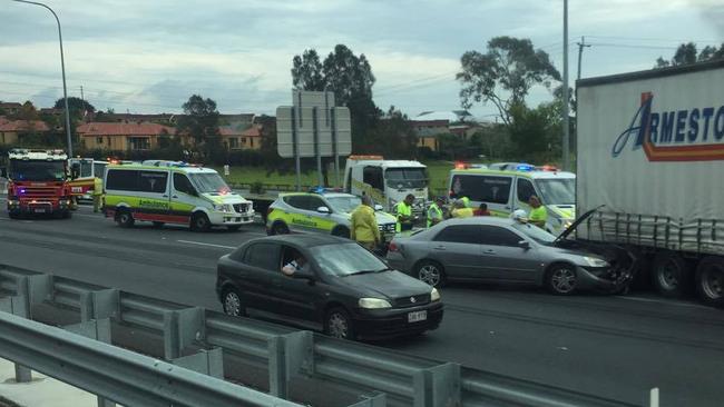Brisbane, Gold Coast traffic: M1 lanes blocked after Robina crash ...