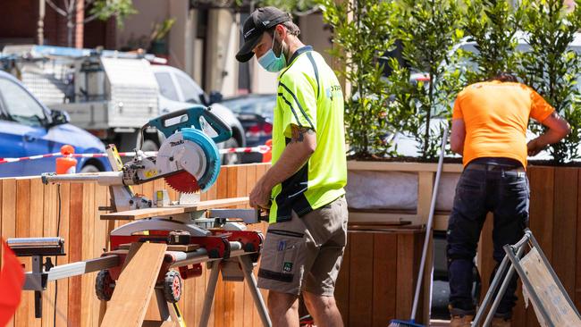 Construction sector workers earn an average of $124 per hour in Victoria, new data shows. Picture: Sarah Matray