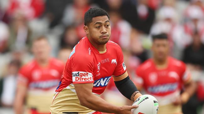 WOLLONGONG, AUSTRALIA - APRIL 01:  Anthony Milford of the Dolphins runs with the ball during the round five NRL match between St George Illawarra Dragons and Dolphins at WIN Stadium on April 01, 2023 in Wollongong, Australia. (Photo by Mark Metcalfe/Getty Images)