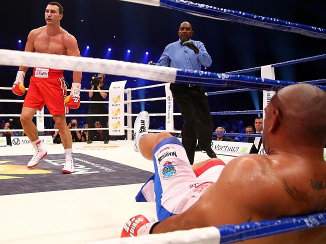 Alex Leapai is floored by Wladimir Klitschko in Oberhausen.