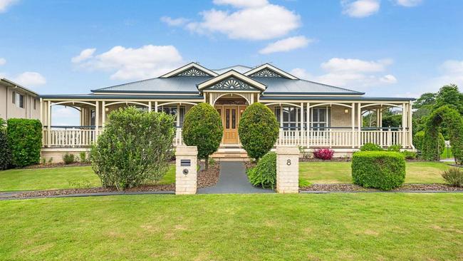 8 Dalston Court, Mount Lofty.