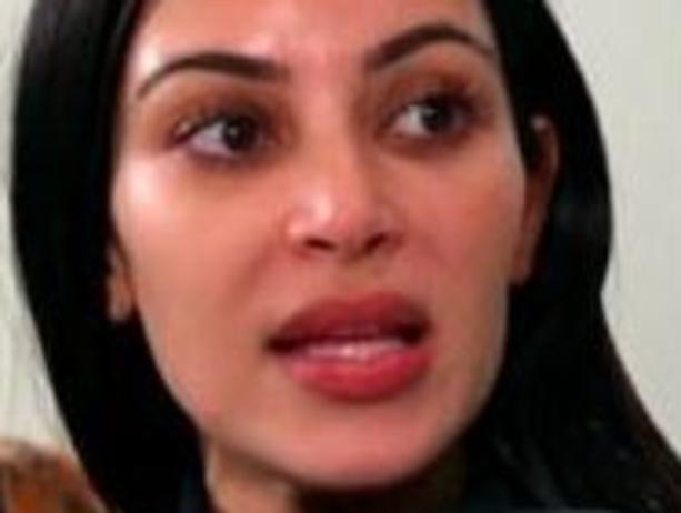 Kim Kardashian tells her sisters about the Paris robbery.