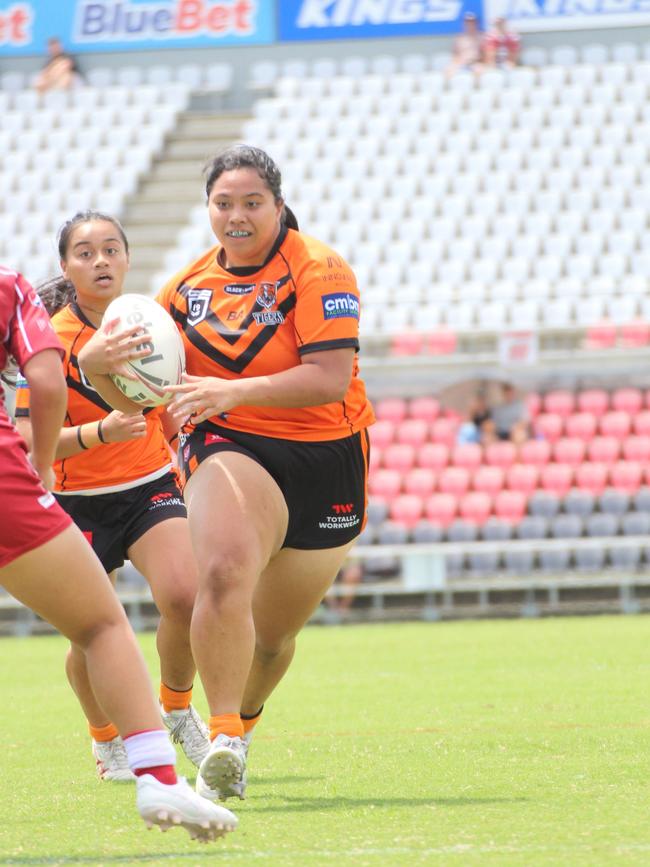 Alice Shannon playing Harvey Norman under-19s for the Tigers this year.