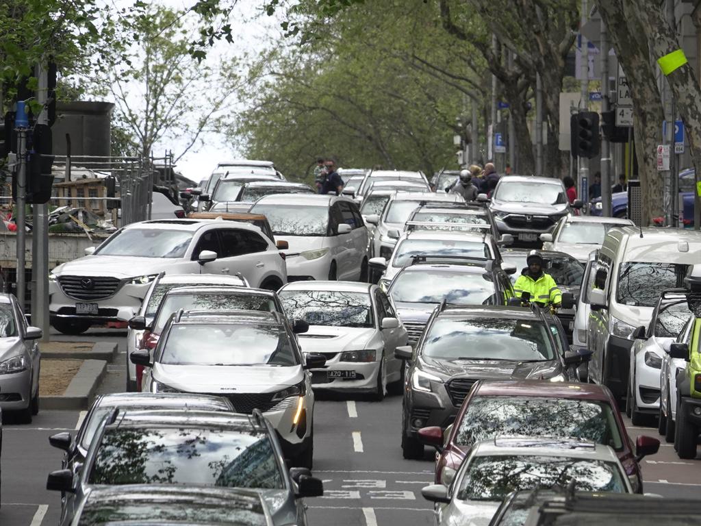 Melbourne is already struggling to cope with population growth pressures. Picture: NCA NewsWire / Valeriu Campan