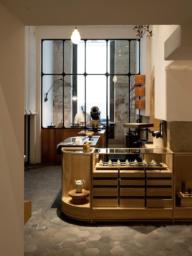 Ogata Japanese restaurant, boutique and tea shop in the Marais. Photography: Ko Oda