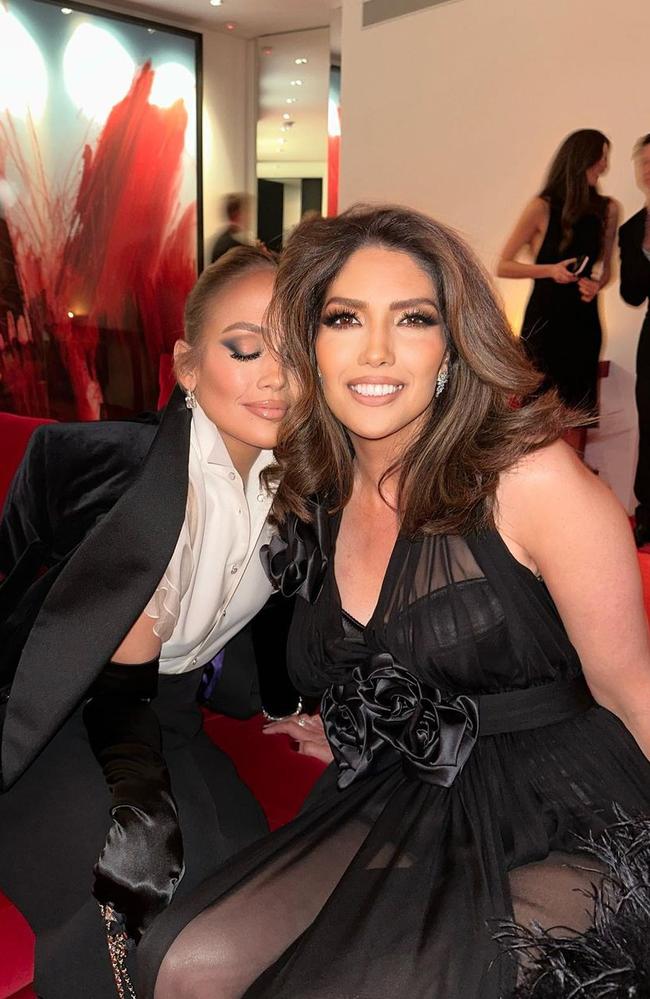 Jennifer (left) and Lynda Lopez at the Met Gala afterparty.