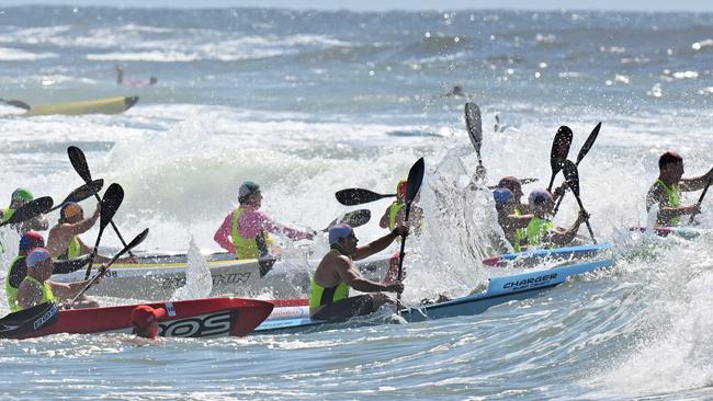 Masters paddlers in action. Pictures: SLSA