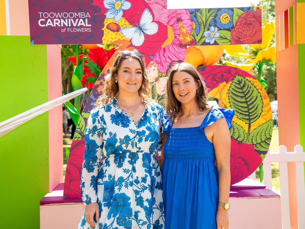 Jenny Rens (left) and Lesley O'Connor. Toowoomba Carnival of Flowers Festival of Food and Wine. Saturday September 14th, 2024. Picture: Bev Lacey