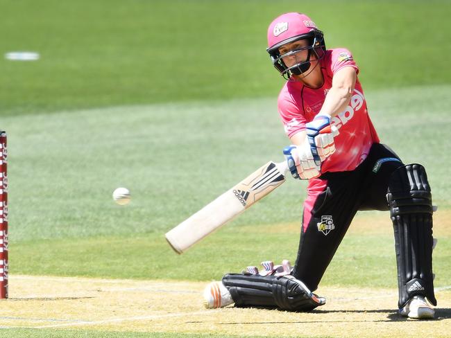 Ashleigh Gardner bats during the WBBL semi-final against the Adelaide Strikers.