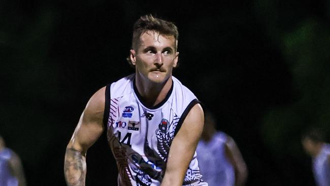 Beau Schwarze playing for Southern Districts in the 2024-25 NTFL season. Picture: Celina Whan / AFLNT Media