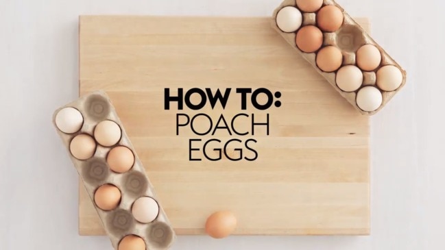 How to poach eggs