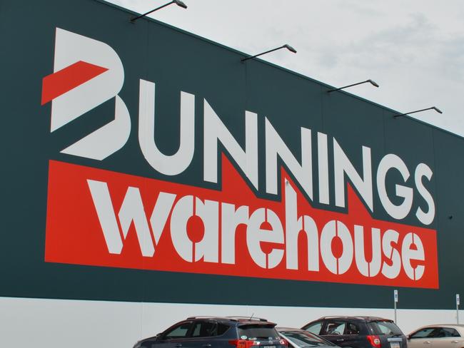 A new mega Bunnings opening its doors in Western Australia is the state’s biggest, featuring a nation-first for the ever-popular hardware chain and full-room displays that should give Ikea a run for its money. The new store, which replaces the current Midland Warehouse, spans more than 21,000 square metres - nearly 7000 sqm larger than the existing store - with more than double the amount of car parking at about 480 bays. Picture: NCA NewsWire / Rebecca LeMay