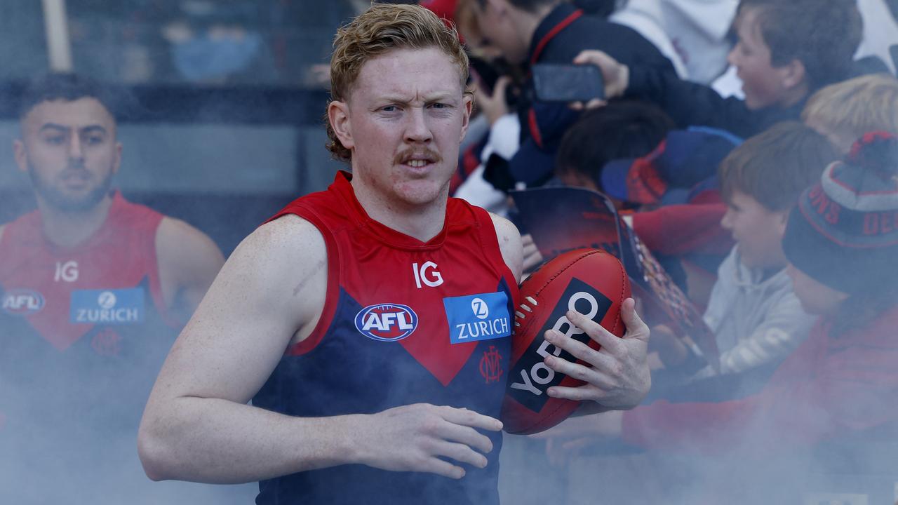 Dees defiant on Oliver as trade deadline draws closer