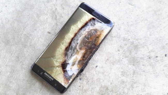 Melbourne business analyst Tham Hua's Samsung Galaxy Note7 smartphone reportedly burst into flames while charging, causing $1800 damage to his hotel room.