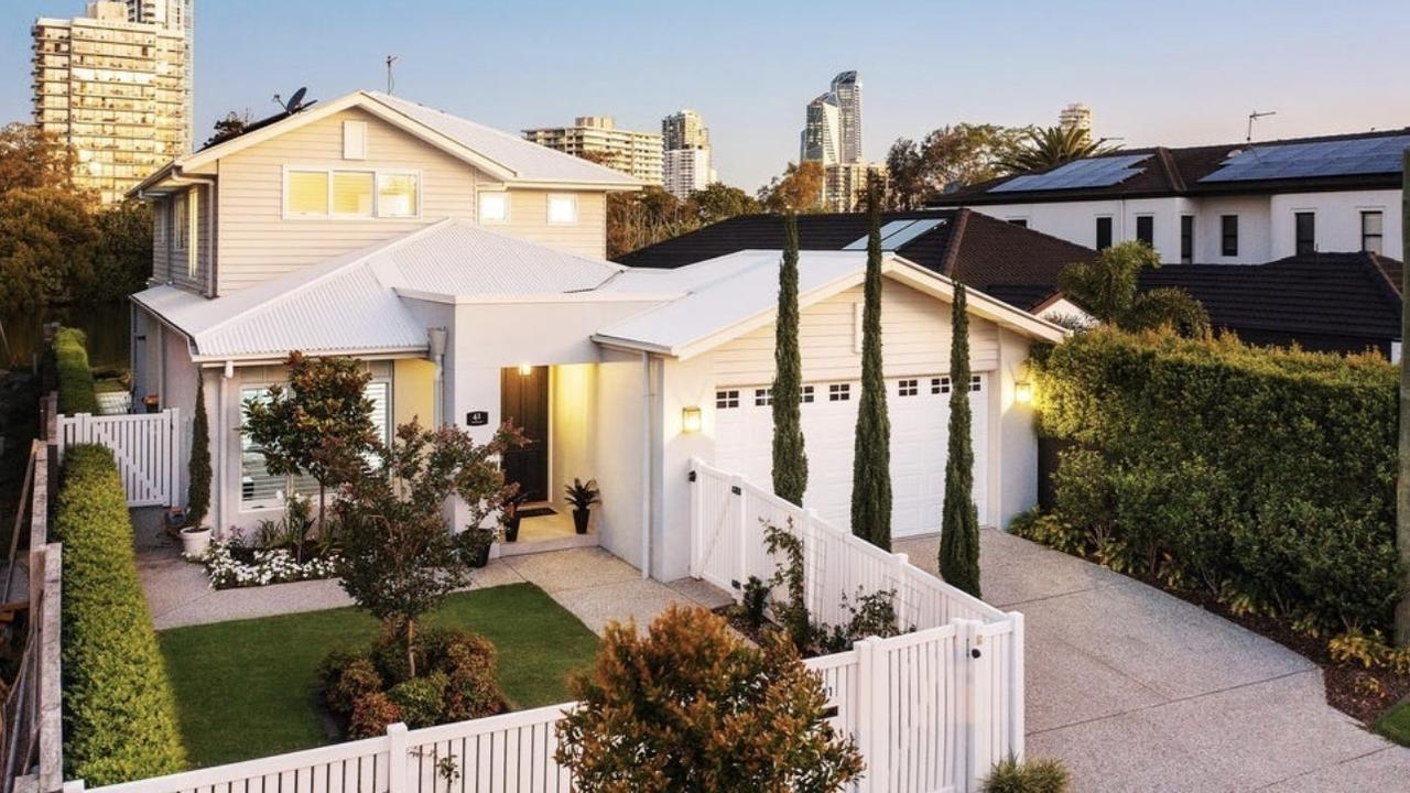 This house in Surfers Paradise sold for $2.80m in November 2022.