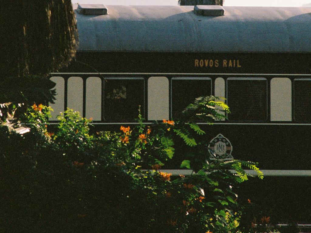 This luxury train captivates with Agatha Christie glamour