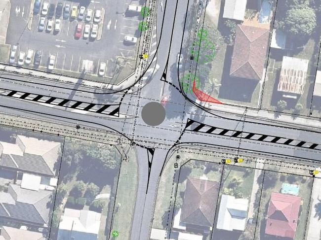Mini roundabout option for Yamba Rd and Treelands Drive.