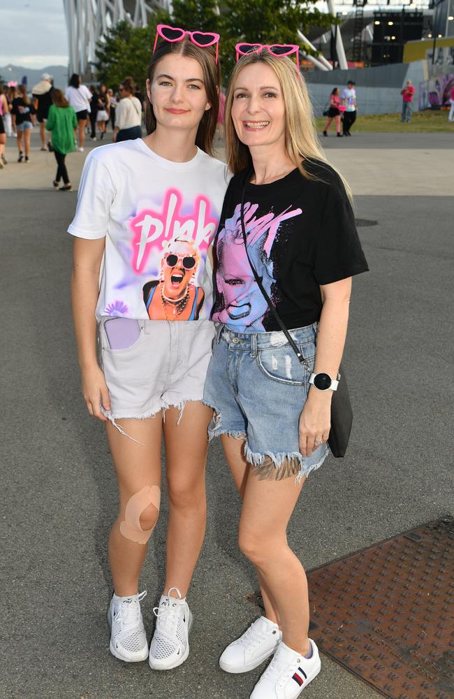 Socials at Pink convert at Townsville's Quensland Country Bank Stadium. Picture: Evan Morgan