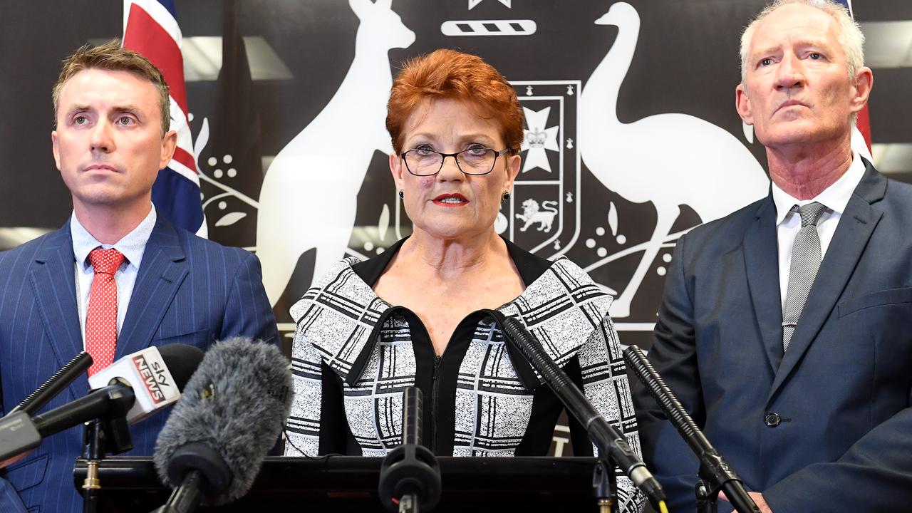 Pauline Hanson, flanked by James Ashby (left) and Steve Dickson. Picture: Bradley Kanaris/Getty Images