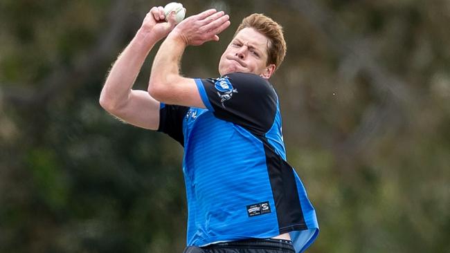 Kyle Adams in action for Greenvale Kangaroos. Picture: Arj Giese