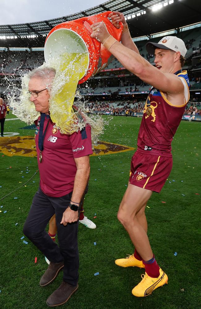 Hugh McCluggage drenches coach Chris Fagan. Picture: Dylan Burns/AFL Photos via Getty Images