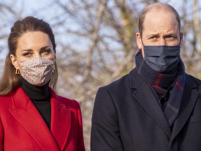 BATH, UNITED KINGDOM - DECEMBER 08: Prince William, Duke of Cambridge and Catherine, Duchess of Cambridge on a visit to Cleve Court Care Home on December 8, 2020 in Bath, England. The royal couple paid tribute to the efforts of care home staff throughout the COVID-19 pandemic, during the final day of engagements on their tour of the UK. During their trip, their Royal Highnesses have paid tribute to individuals, organisations and initiatives across the country that have gone above and beyond to support their local communities this year. (Photo by Paul Grover - WPA Pool/Getty Images)