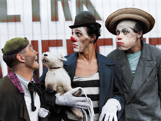 The Greatest Showman. Kubush Horowitz (far right) with fellow clowns from the Circus Staniewski