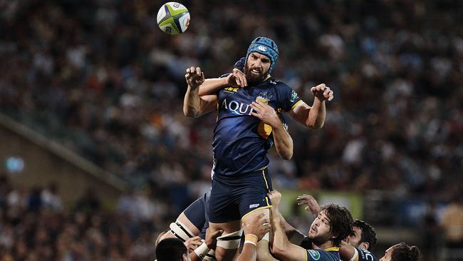 Scott Fardy of the Brumbies controls a lineout at GIO Stadium.