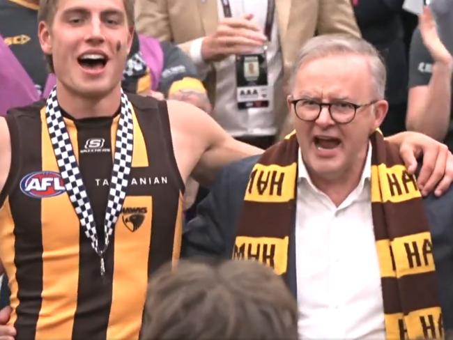 Anthony Albanese crashed the party. Photo: twitter, @AFL.