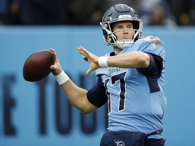 NASHVILLE, TENNESSEE - JANUARY 02: Ryan Tannehill #17 of the Tennessee Titans throws the ball during warm-ups before the game against the Miami Dolphins at Nissan Stadium on January 02, 2022 in Nashville, Tennessee. (Photo by Silas Walker/Getty Images)