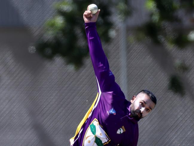 Dravid Rao turned the game for Oakleigh. Picture: Mark Dadswell