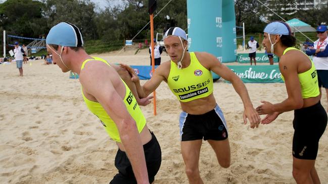 Action in the new 2x1km beach relay at the Australian championships. Pic: HarvPix.