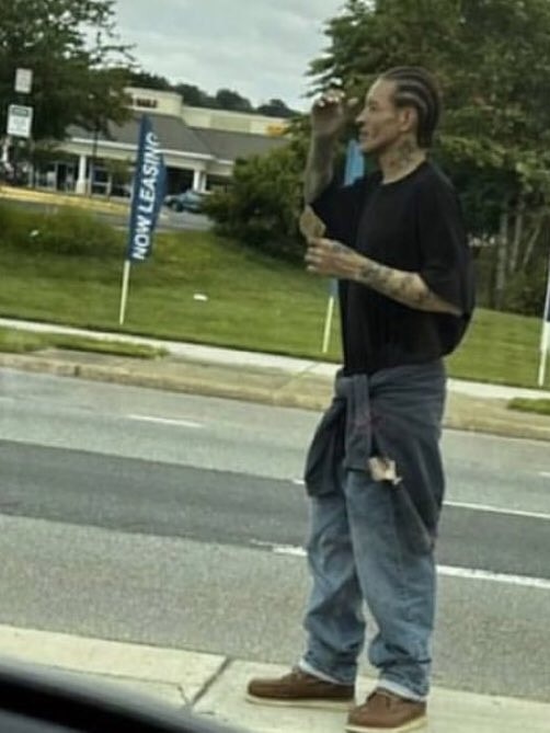 Delonte West standing at the side of the road. Photo: Twitter.