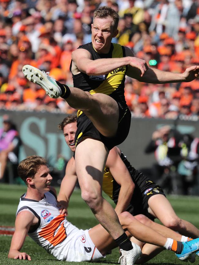 Jack Riewoldt kicks forward. Picture: Michael Klein.