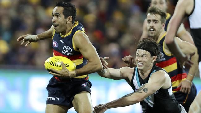 Eddie Betts evades Jasper Pittard in Showdown 45. Picture: Sarah Reed