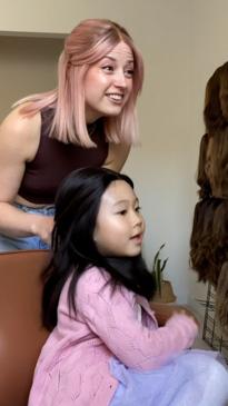 The Aussie hairdresser helping kids suffering from alopecia