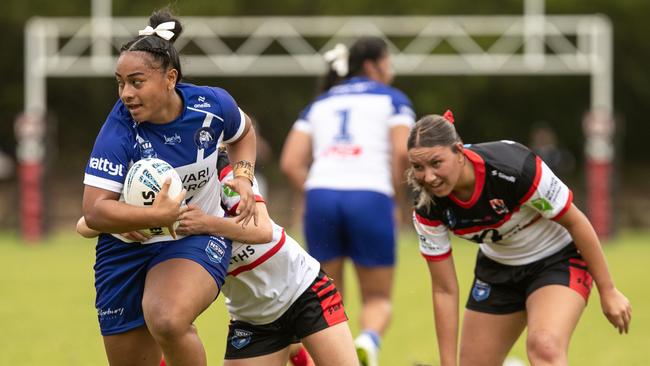 Evelyn Roberts was at her best for Canterbury in the opening round of the Lisa Fiaola Cup. Picture: Julian Andrews