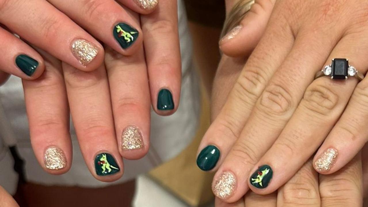 Boxing Kangaroos on the nails of sailors.