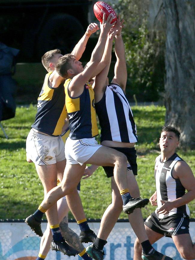 NFL: Lachlan East in the middle of the pack for Hurstbridge. Picture: Hamish Blair