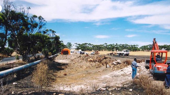 A search for Colleen Adams’ remains at a dump near Maitland in 2001. Picture: Supplied