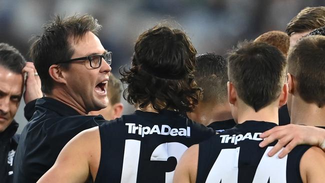 Blues coach David Teague strives to lift his players at quarter time. Picture: Getty Images