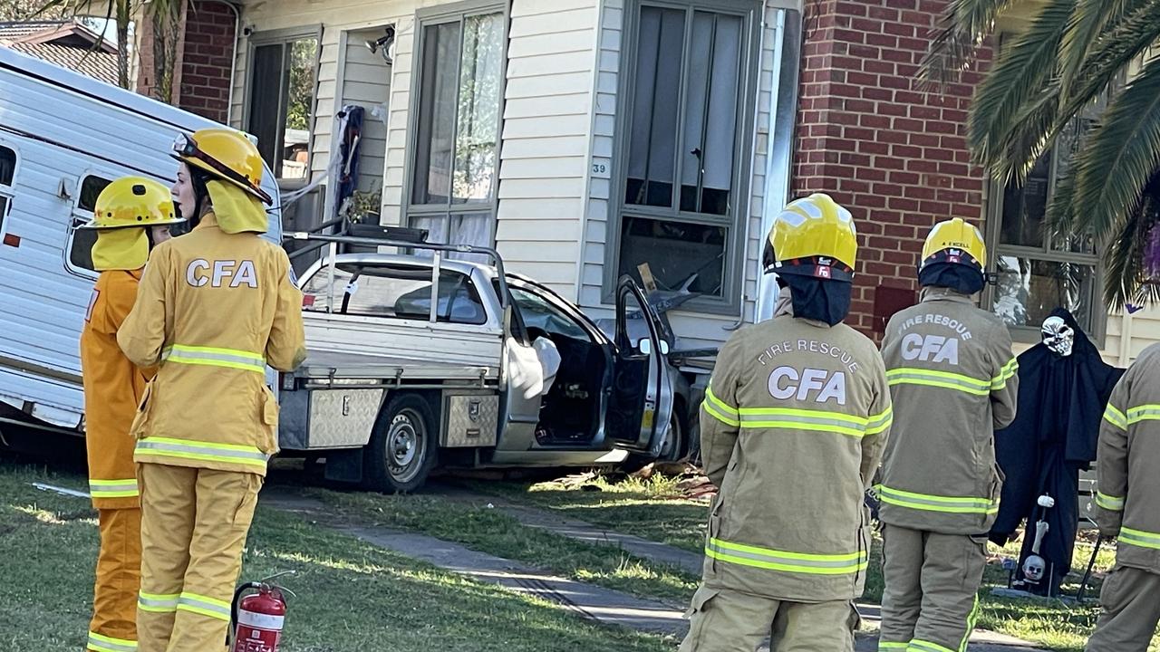 Police investigate after car crashes into Bendigo house