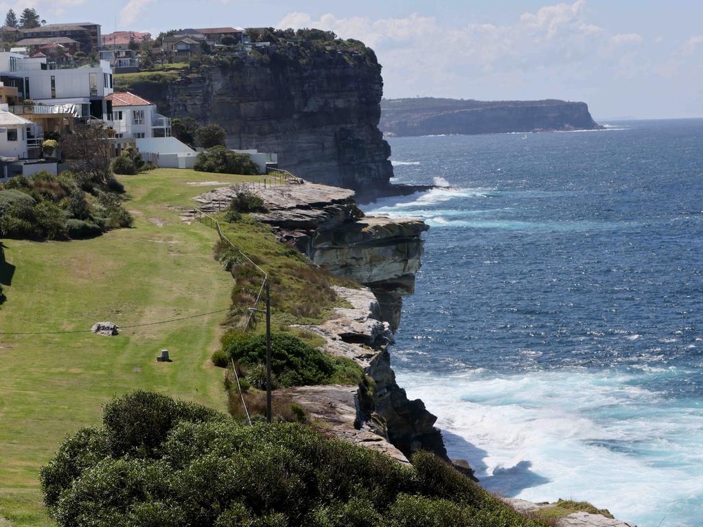 The cliffs of Dover Heights. Picture: NCA NewsWire / Damian Shaw