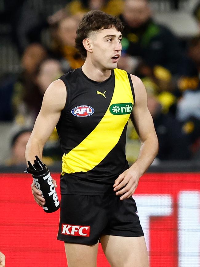 Jacob Bauer did his hammy just over a minute into his debut. (Photo by Michael Willson/AFL Photos via Getty Images)